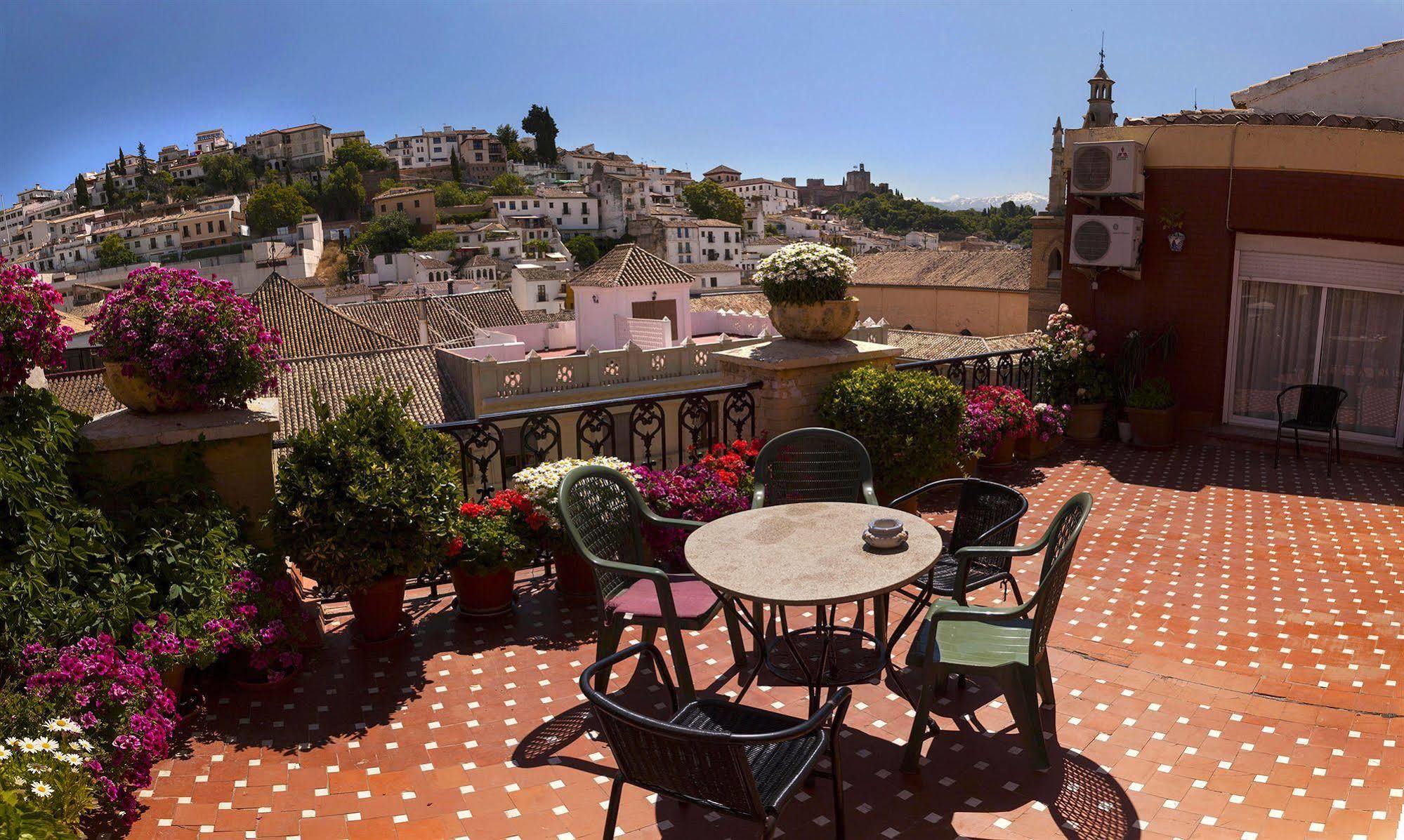 Hostal Londres Granada Exterior photo